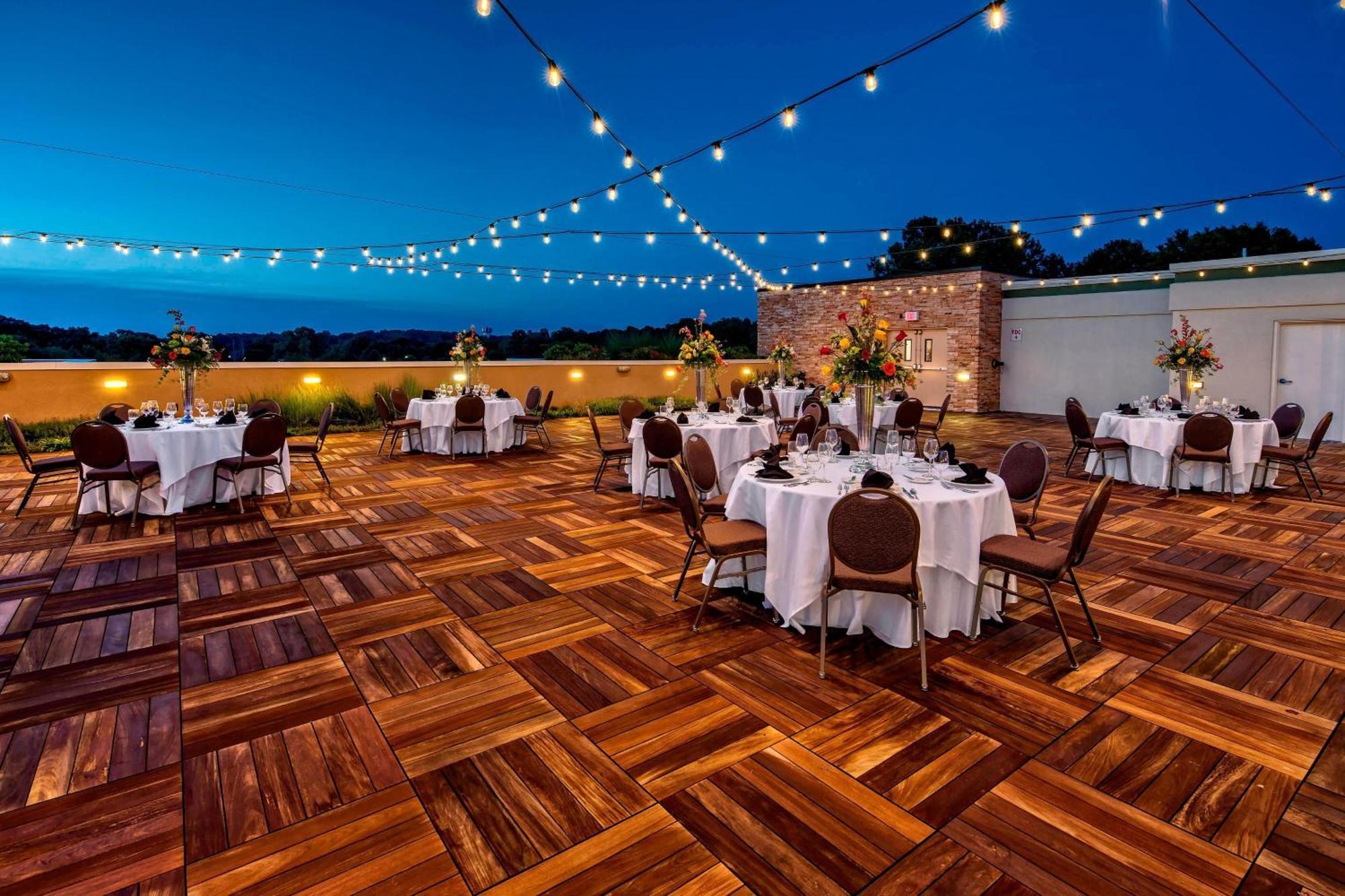 Courtyard By Marriott Oxford Hotel Bagian luar foto
